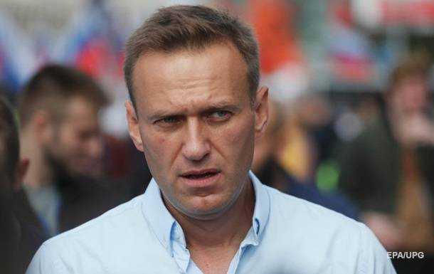 Самолет с Навальным вылетел из Омска в Германию