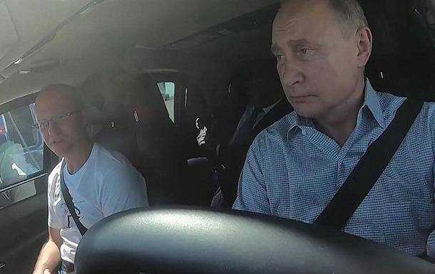 Путин проехал за рулем по трассе Таврида в Крыму