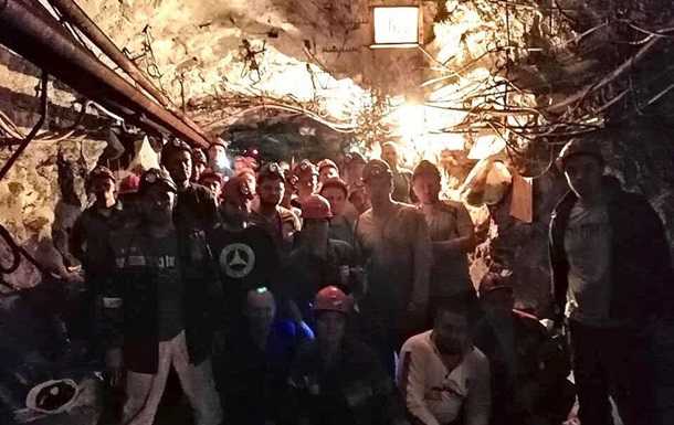 В Кривом Роге продолжают забастовку почти 200 шахтеров