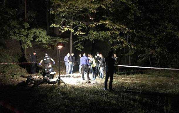 В Киеве на Лысой горе нашли тело с ножницами в шее