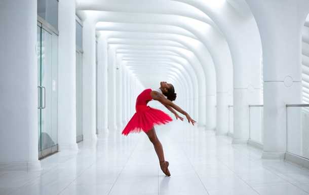 Обнаженная и беременная балерина появилась на обложке Vogue