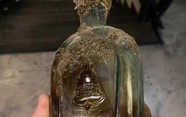 Столетнюю бутылку коньяка нашли в Одессе