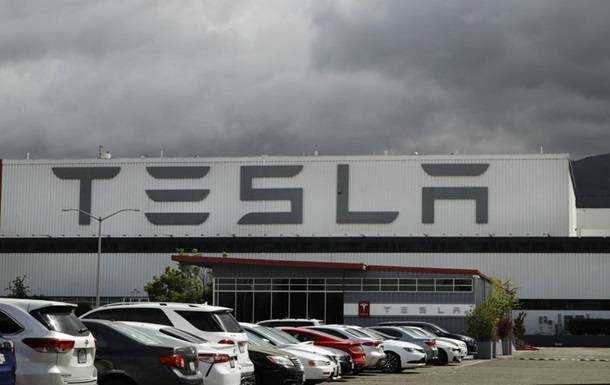 У США загорівся завод Tesla