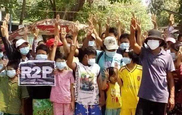 Понад 40 дітей вбиті на протестах в М'янмі