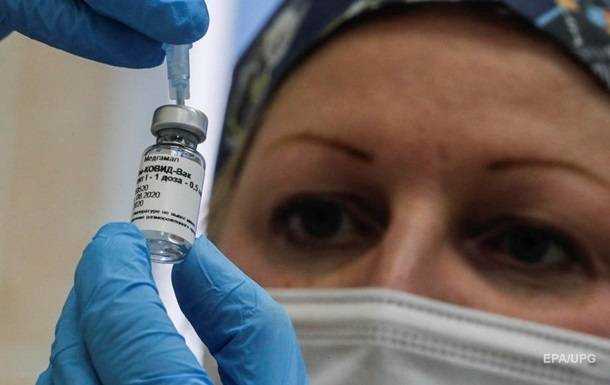 ЗМІ з'ясували число померлих після COVID-вакцинації у Росії