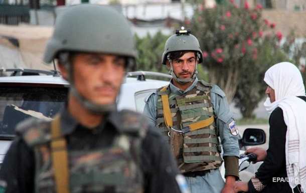 Біля поліцейського блокпоста в Кабулі вибухнуло заміноване авто