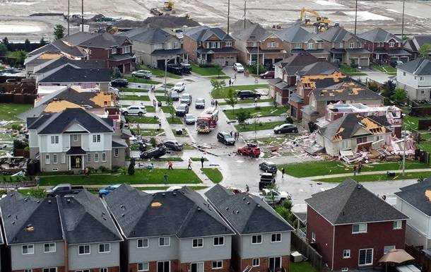 У Канаді торнадо зруйнував житловий квартал