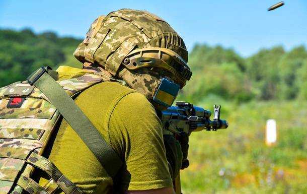 На Донбасі п'ять обстрілів, поранений військовий