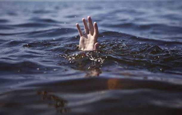 На Чернігівщині двох осіб вбило струмом в озері