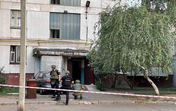 На Луганщині сапери знешкодили підозрілий предмет біля під'їзду будинку