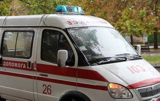 У Києві чоловік, який випав з 8 поверху, кидався в поліцію камінням
