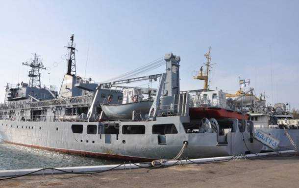 З'явилося відео пошкоджень корабля ВМФ України, що зазнав аварії
