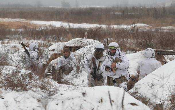 На Донбасі важко поранено двох військових