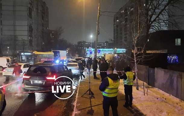 У Києві невідомі обстріляли позашляховик