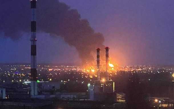 Пожежа на нафтобазі в Бєлгороді: влада РФ заявила про "авіаудар ЗСУ"