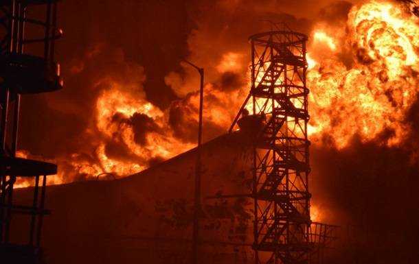 На Дніпропетровщині війська РФ вдарили по нафтобазі та заводу