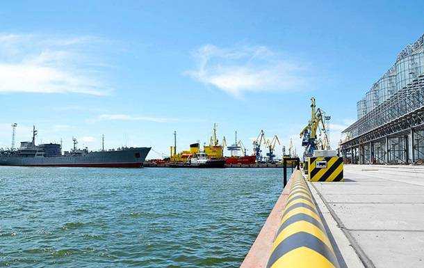Україна офіційно закрила кілька морських портів