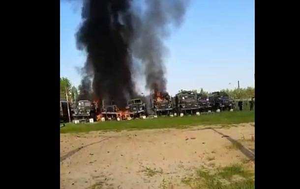 З'явилося відео пожежі у військовій частині РФ