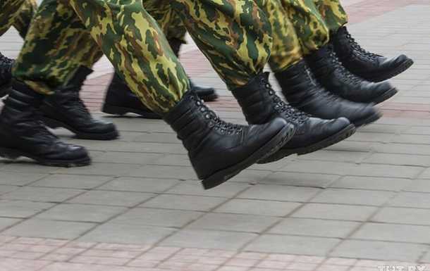 У Білорусі військовозобов'язаних масово викликають до військкоматів - ЗМІ