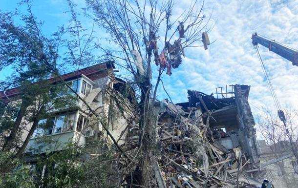 Кількість жертв обстрілу житлових будинків у Запоріжжі зросла до 19