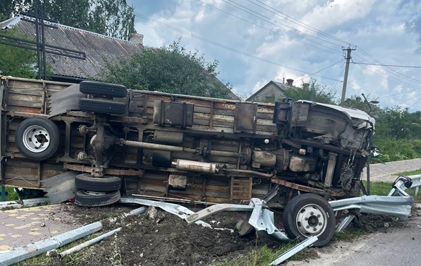 На Волыни под колесами грузовика погибла 13-летняя девочка