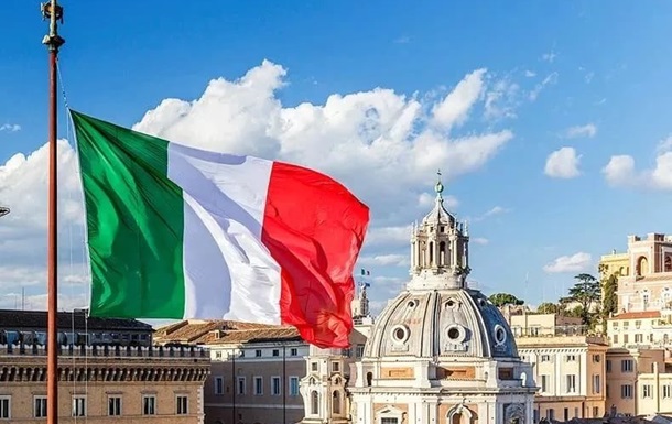 Италия спустя год после рекомендации ЕС отменила "золотые визы" для россиян
