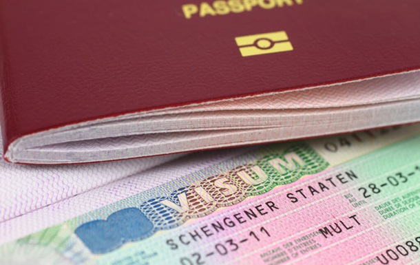 Россиянам выдают сотни тысяч шенгенских виз - СМИ