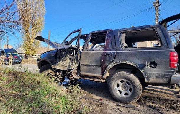 В Луганске подорвали авто с бывшим "начальником милиции" - соцсети