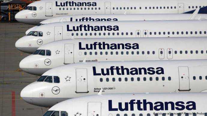 Ослабление карантина и больше туристов: Lufthansa впервые с начала пандемии COVID-19 получила прибыль