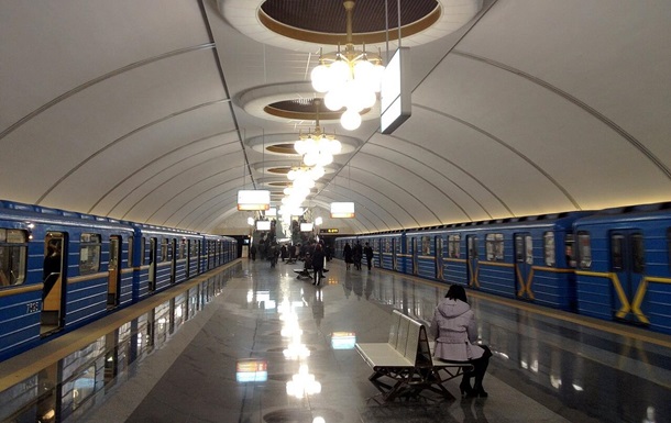 В Киеве на полгода ограничат движение на синей ветке метро
