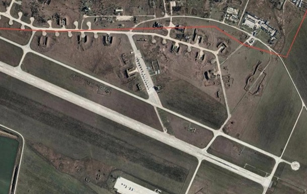 Две ракеты поразили авиабазу в Крыму