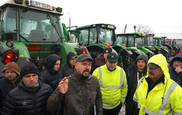 Польские фермеры продлили блокаду границы до конца апреля
