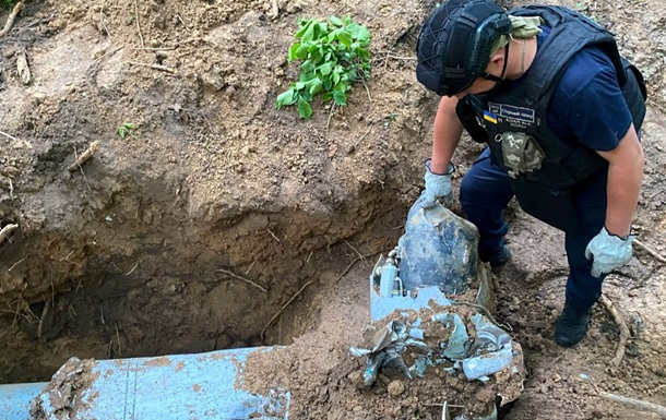 В Киеве саперы обезвредили боевую часть ракеты