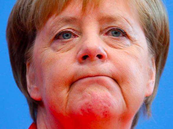 Меркель заявила, что хотела бы продолжать "конструктивный диалог" с Россией