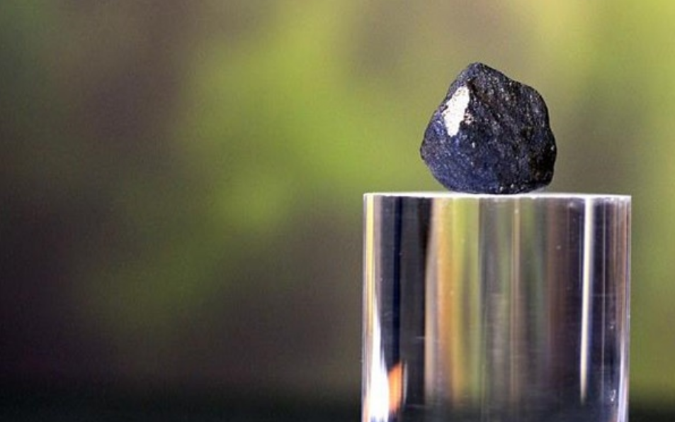 В упавшем метеорите геологи обнаружили чистые запасы органики