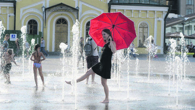 Погода в Украине станет более жаркой, но с дождями