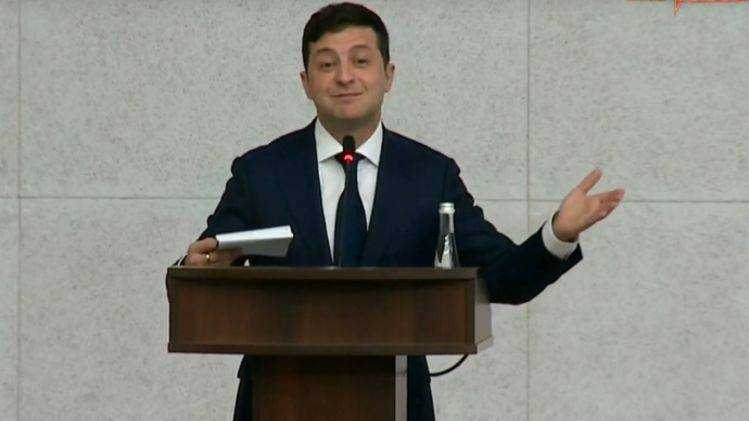 Зеленский предложил компании Ахметова купить неприбыльные государственные шахты
