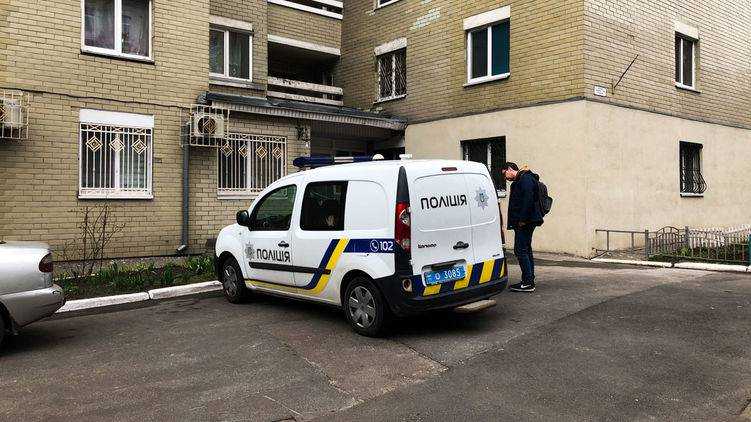 В Киеве девушка выпала из окна 20-ти этажного дома