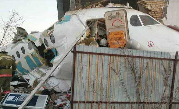 В Казахстане упал самолет с 95 пассажирами, есть погибшие