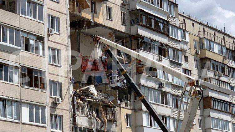 Опубликованы слова жителя взорвавшейся многоэтажки в Киеве о хамском поведении спасателей. Его подозревают в провокации