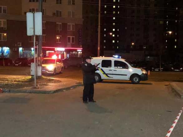 В Киеве на парковке взорвали машину офицера разведки: есть пострадавший