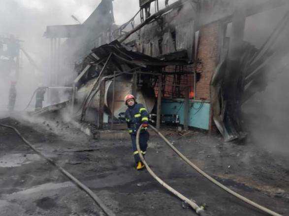 В Полтаве произошел масштабный пожар на складах