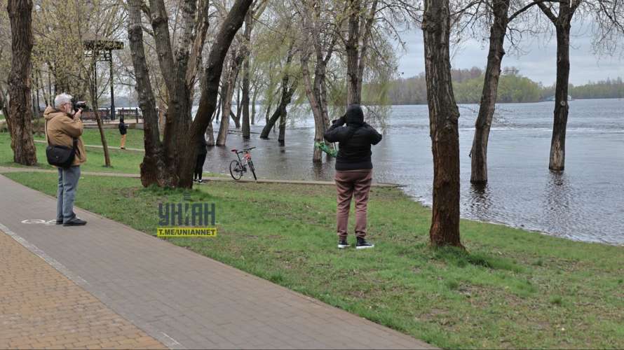 В Киеве готовятся к пику паводка: какие районы под угрозой подтоплений
