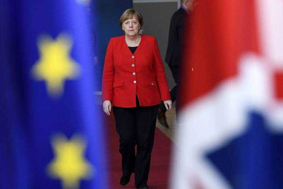 Меркель встретит Зеленского с воинскими почестями