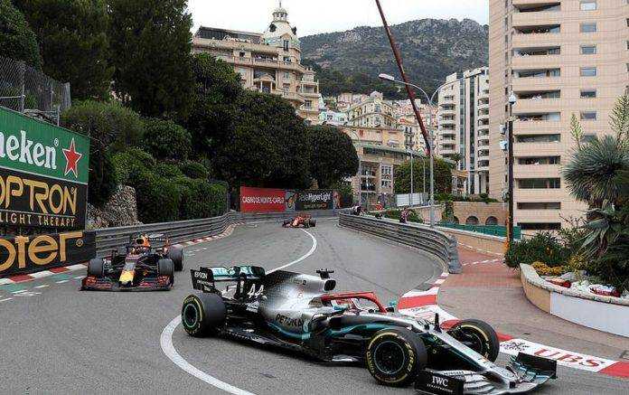 Формула-1: Хэмилтон стал трехкратным победителем Гран-при Монако