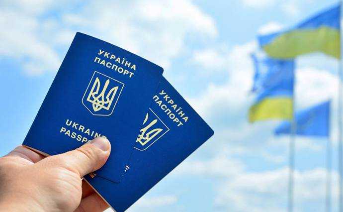 Президент хочет предоставлять второе гражданство этническим украинцам из диаспоры