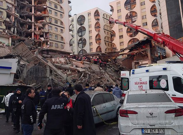 Количество жертв землетрясения в Турции и Сирии превысило 4800 человек