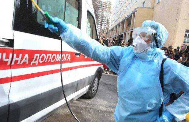 Коронавирус в Украине ударил с новой силой, количество людей в больницах растет. Что известно