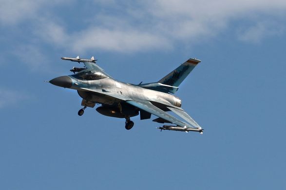 В Белом доме подтвердили, что F-16 отправят в Украину после обучения пилотов