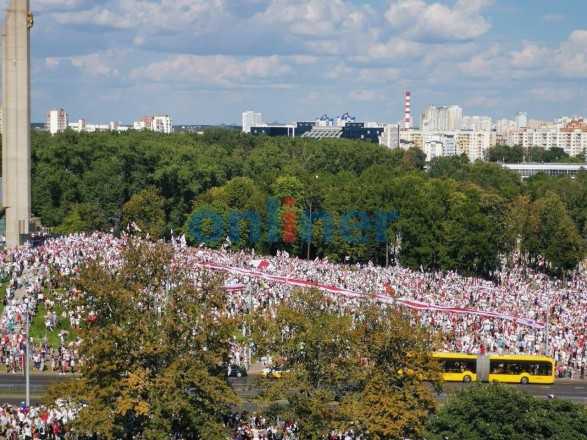 В Минск свезли "титушек": что происходит в центре белорусской столицы